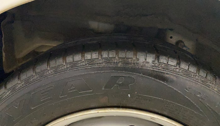 2018 Hyundai Eon ERA +, Petrol, Manual, 37,944 km, Right Rear Tyre Tread