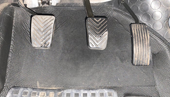 2018 Hyundai Eon ERA +, Petrol, Manual, 37,944 km, Pedals