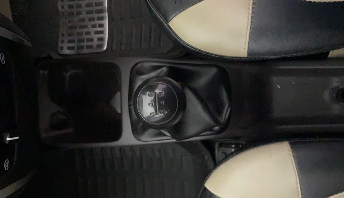 2018 Hyundai Eon ERA +, Petrol, Manual, 37,944 km, Gear Lever