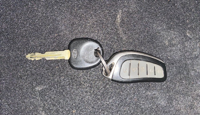 2018 Hyundai Eon ERA +, Petrol, Manual, 37,944 km, Key Close Up