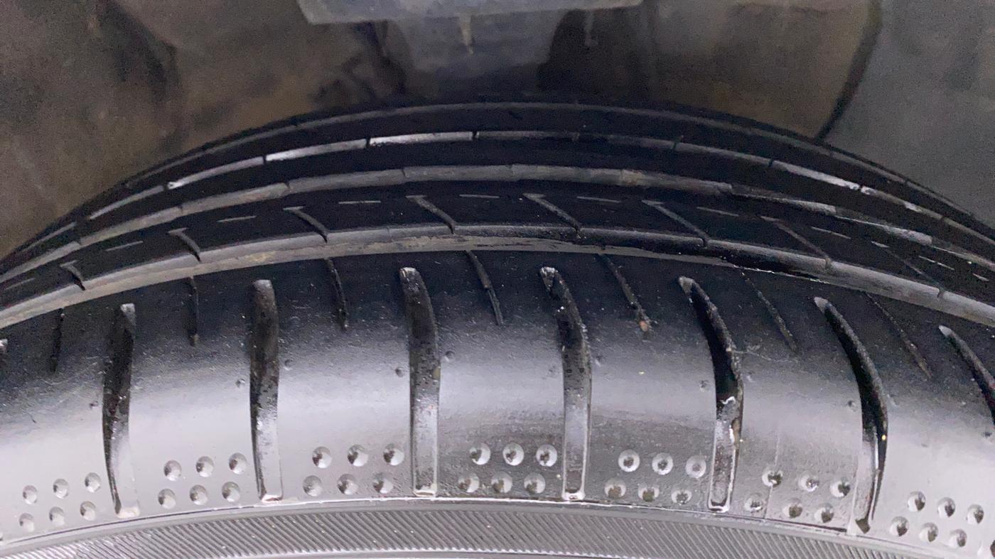 2018 Hyundai Elite i20 ASTA 1.2 (O), Petrol, Manual, 41,356 km, Right Front Tyre Tread