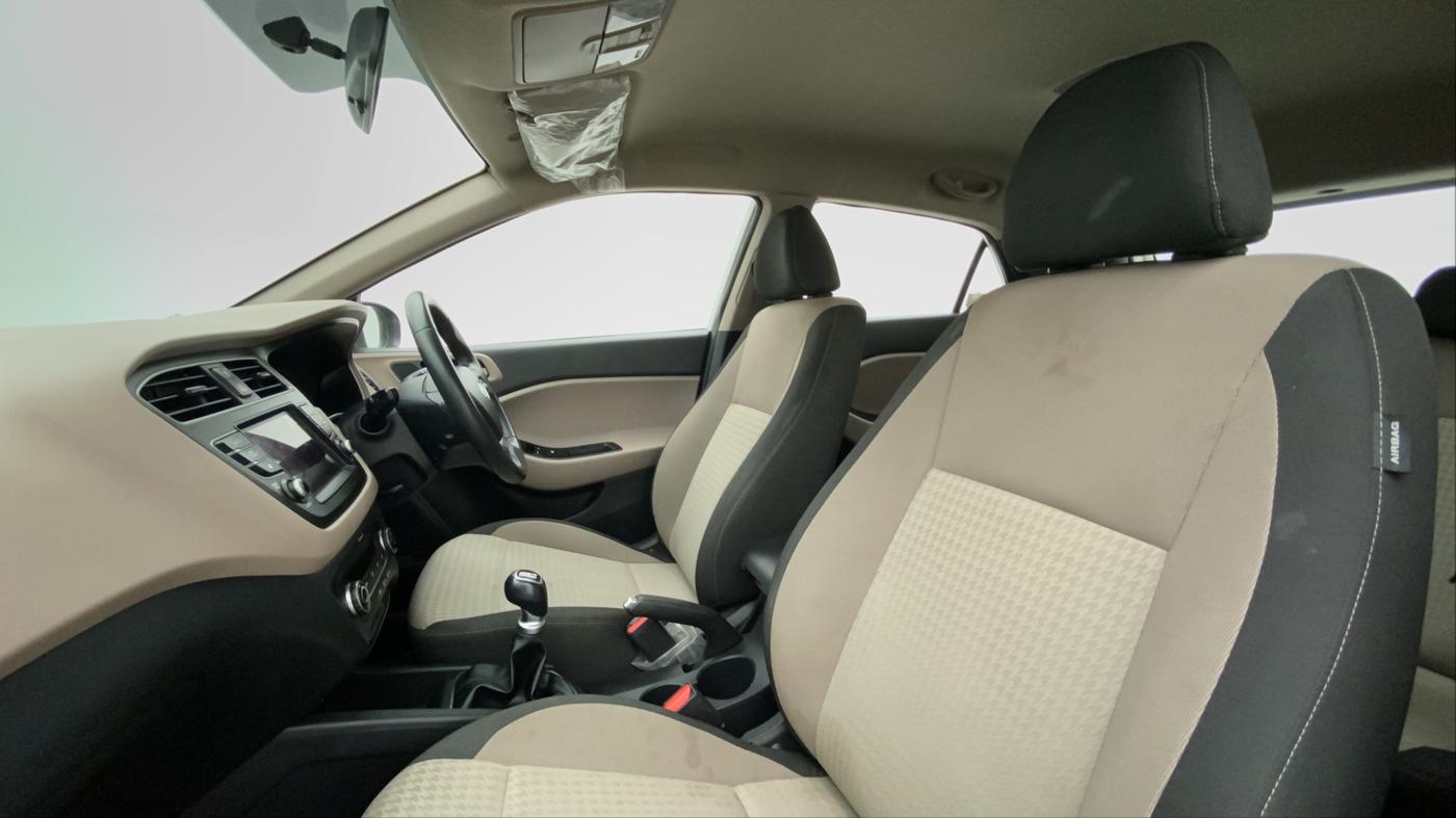 2018 Hyundai Elite i20 ASTA 1.2 (O), Petrol, Manual, 41,356 km, Right Side Front Door Cabin