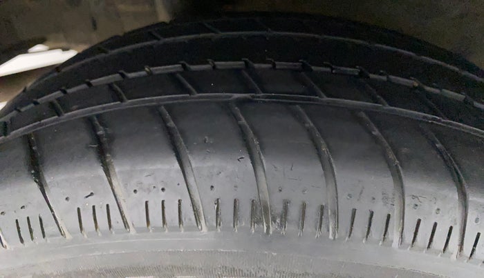 2020 Honda Amaze 1.2L I-VTEC S, Petrol, Manual, 1,03,405 km, Right Rear Tyre Tread