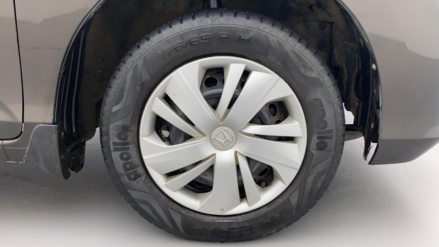2020 Honda Amaze 1.2L I-VTEC S, Petrol, Manual, 1,03,405 km, Right Front Wheel