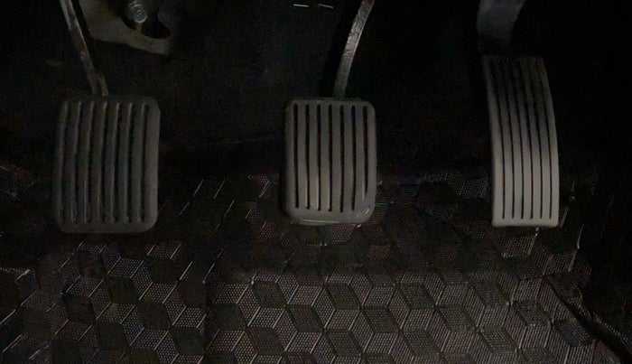 2018 Hyundai Grand i10 SPORTZ 1.2 KAPPA VTVT, CNG, Manual, 34,912 km, Pedals