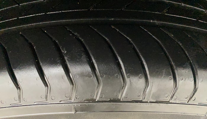 2022 Maruti Vitara Brezza LXI, Petrol, Manual, 13,508 km, Left Rear Tyre Tread