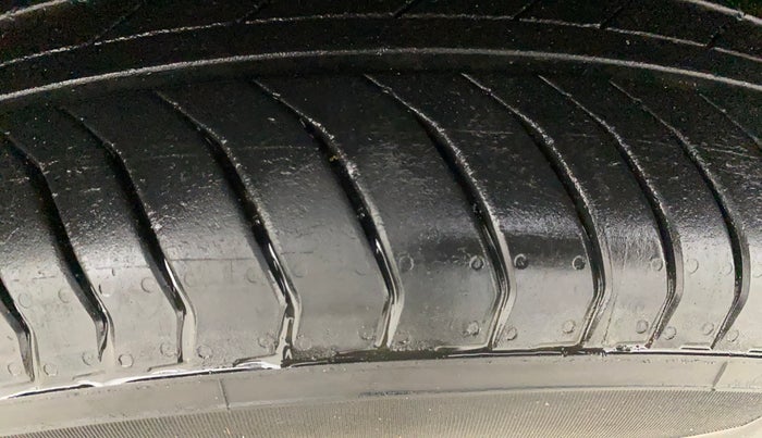 2022 Maruti Vitara Brezza LXI, Petrol, Manual, 13,508 km, Right Front Tyre Tread