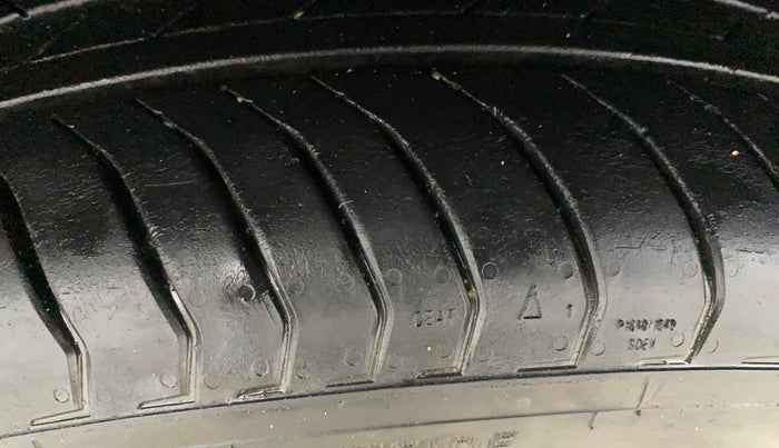 2022 Maruti Vitara Brezza LXI, Petrol, Manual, 13,508 km, Right Rear Tyre Tread