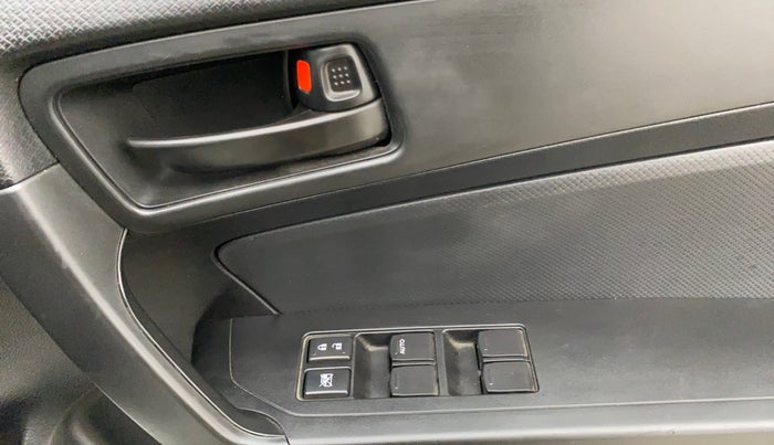 2022 Maruti Vitara Brezza LXI, Petrol, Manual, 13,508 km, Driver Side Door Panels Control