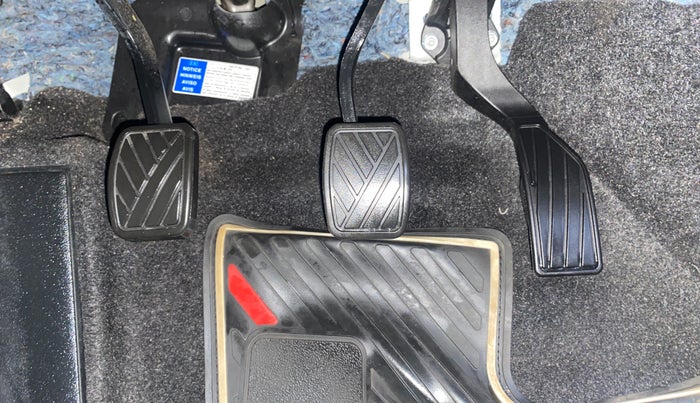 2022 Maruti Vitara Brezza LXI, Petrol, Manual, 13,508 km, Pedals