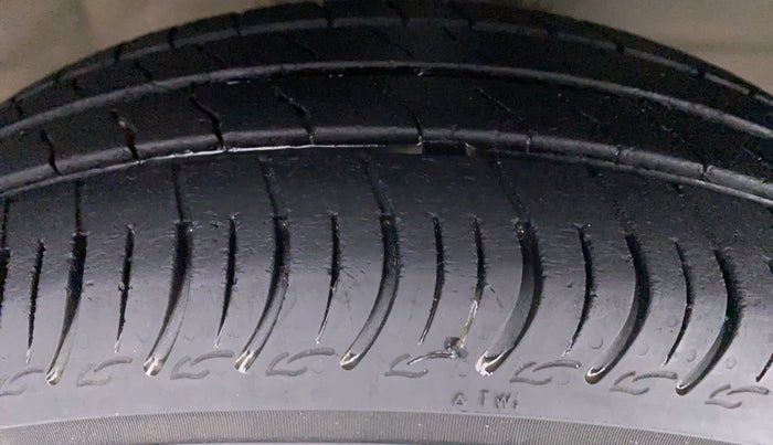 2019 Maruti S PRESSO VXI, Petrol, Manual, 47,095 km, Right Front Tyre Tread