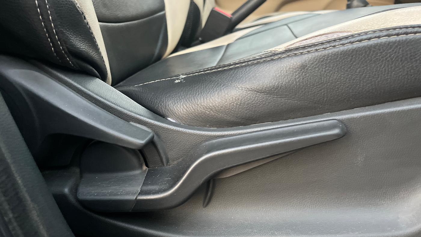 2018 Honda Amaze 1.5L I-DTEC S, Diesel, Manual, 90,285 km, Driver Side Adjustment Panel