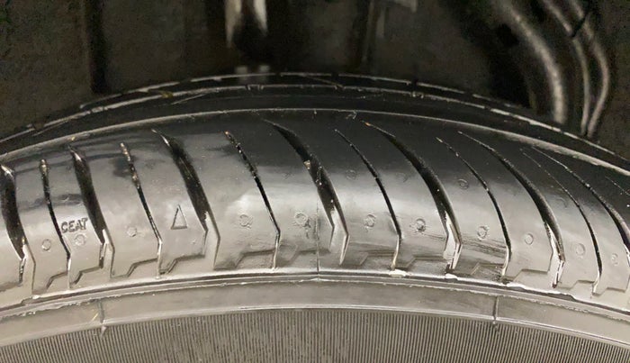 2022 Nissan MAGNITE XE, Petrol, Manual, 71,463 km, Right Rear Tyre Tread