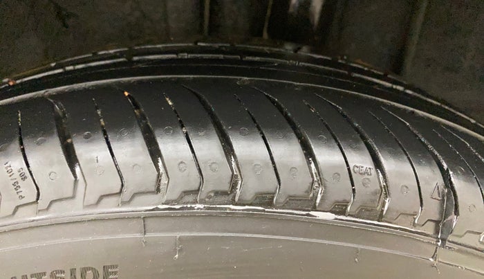 2022 Nissan MAGNITE XE, Petrol, Manual, 71,463 km, Left Rear Tyre Tread