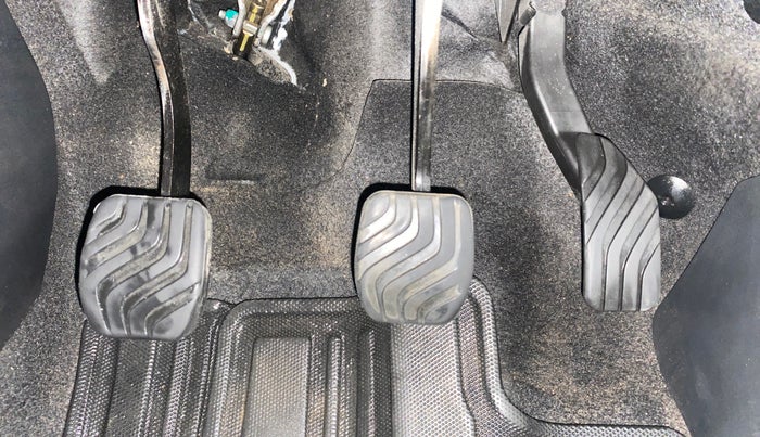 2022 Nissan MAGNITE XE, Petrol, Manual, 71,463 km, Pedals