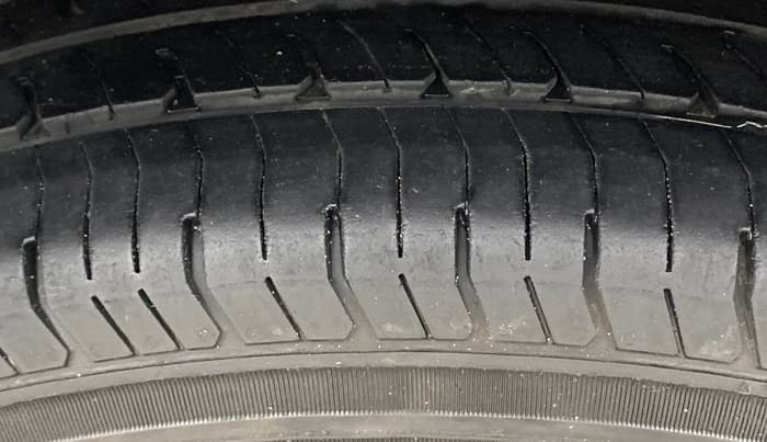 2019 Renault TRIBER RXZ, Petrol, Manual, 66,495 km, Right Rear Tyre Tread