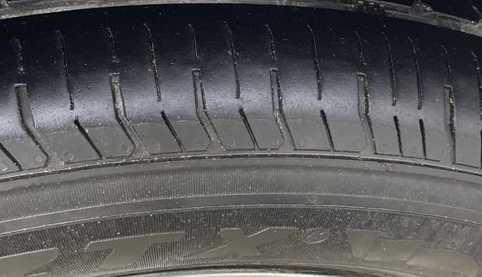 2019 Renault TRIBER RXZ, Petrol, Manual, 66,495 km, Left Rear Tyre Tread