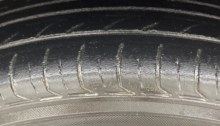 2019 Renault TRIBER RXZ, Petrol, Manual, 66,495 km, Left Front Tyre Tread