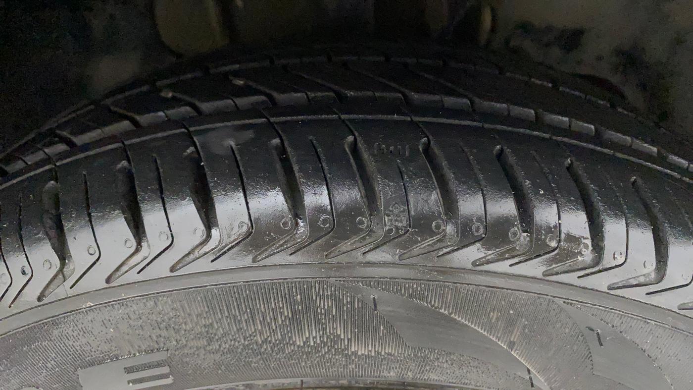 2018 Tata TIAGO NRG PETROL, Petrol, Manual, 58,160 km, Right Front Tyre Tread