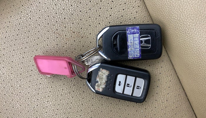 2016 Honda City 1.5L I-DTEC VX, Diesel, Manual, 1,23,739 km, Key Close Up