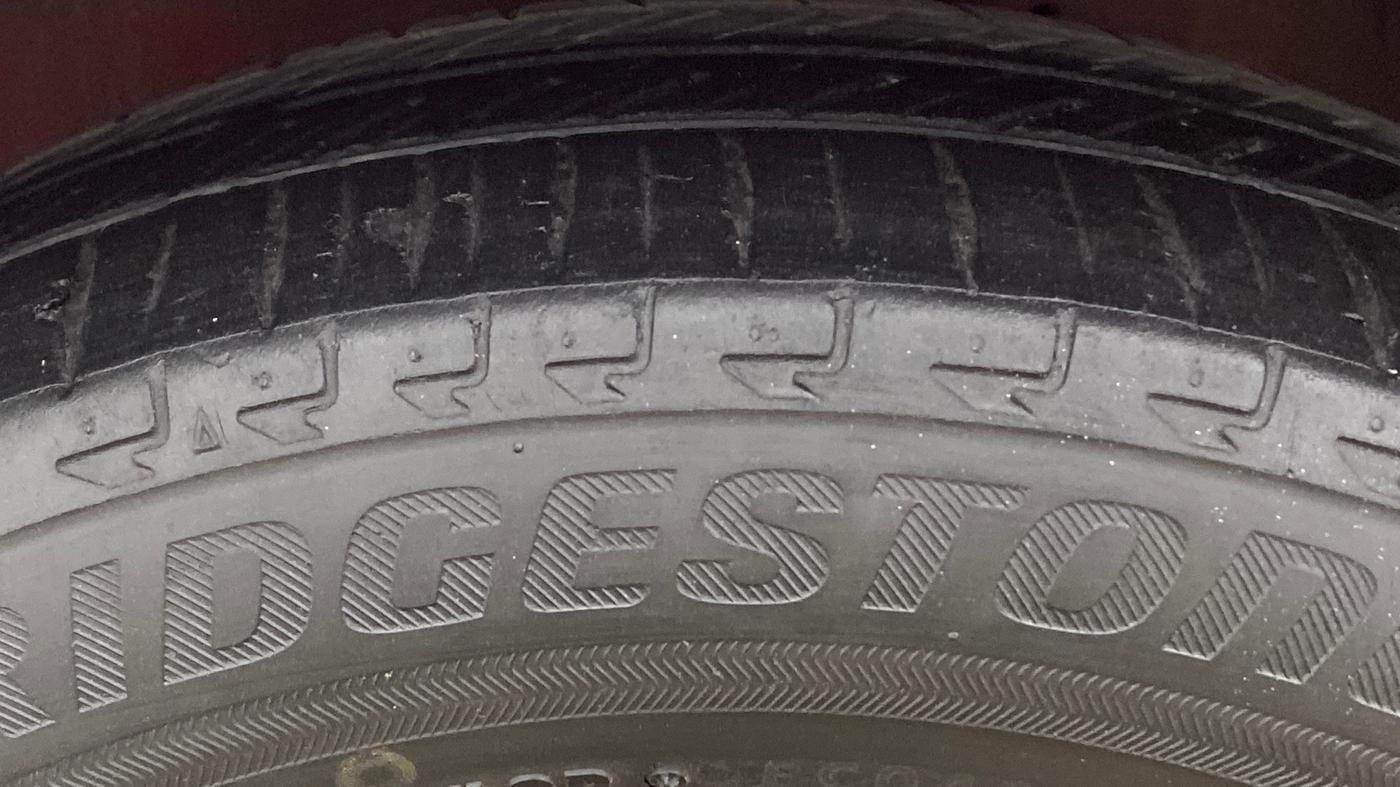 2014 Honda Brio S MT, Petrol, Manual, 90,224 km, Left Front Tyre Tread
