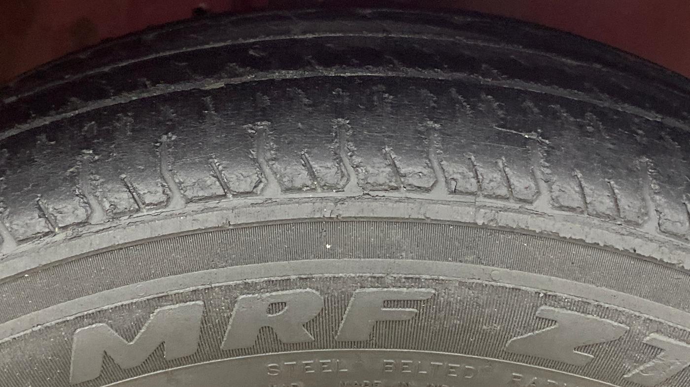 2014 Honda Brio S MT, Petrol, Manual, 90,224 km, Right Front Tyre Tread