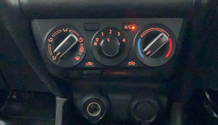 2018 Maruti Swift LXI, Petrol, Manual, 58,791 km, AC Unit - Minor issue in the heater switch