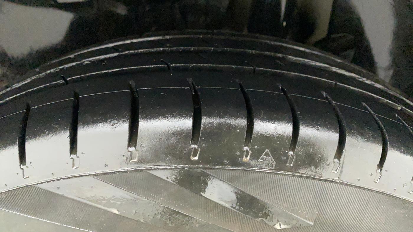 2018 Maruti Swift LXI, Petrol, Manual, 58,791 km, Left Rear Tyre Tread