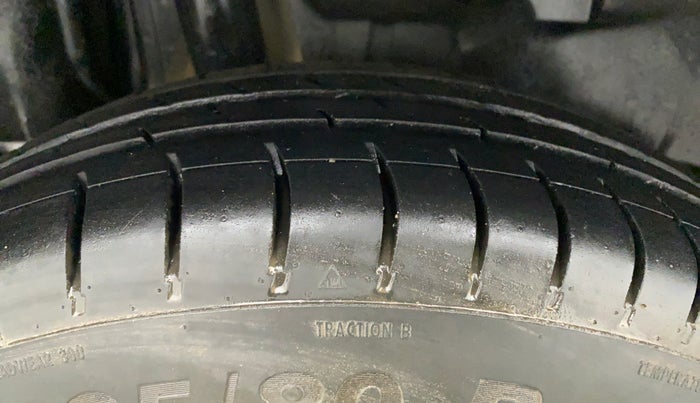 2018 Maruti Swift LXI, Petrol, Manual, 58,791 km, Right Rear Tyre Tread