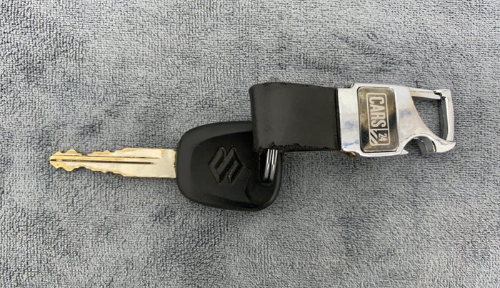 2018 Maruti Swift LXI, Petrol, Manual, 58,791 km, Key Close Up