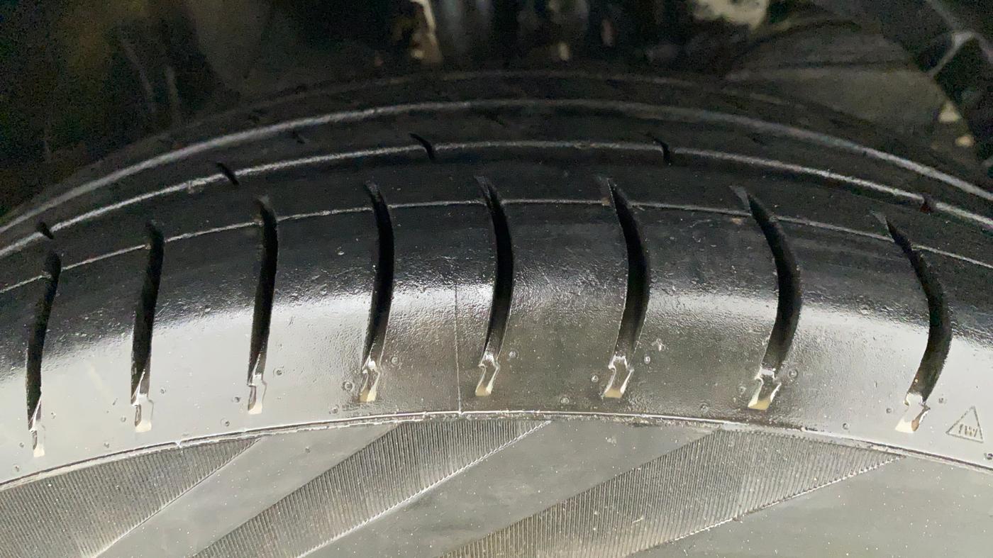 2018 Maruti Swift LXI, Petrol, Manual, 58,791 km, Right Front Tyre Tread