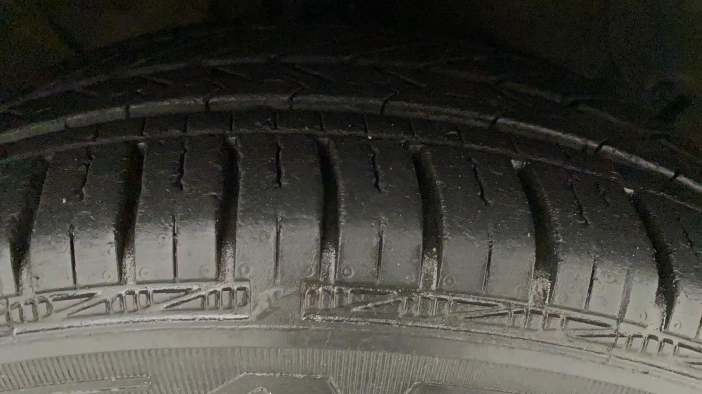 2017 Hyundai Grand i10 SPORTZ (O) AT 1.2 KAPPA VTVT, Petrol, Automatic, 13,546 km, Left Rear Tyre Tread