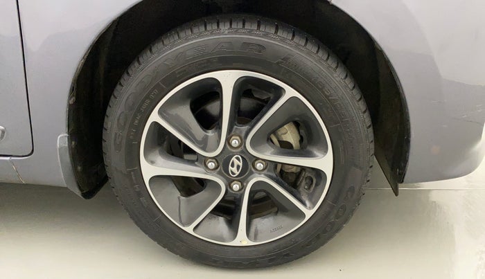2017 Hyundai Grand i10 SPORTZ (O) AT 1.2 KAPPA VTVT, Petrol, Automatic, 13,546 km, Right Front Wheel