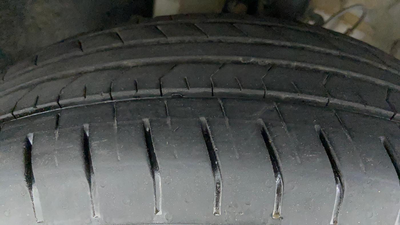 2021 Hyundai VENUE S 1.5 CRDI, Diesel, Manual, 12,764 km, Left Front Tyre Tread