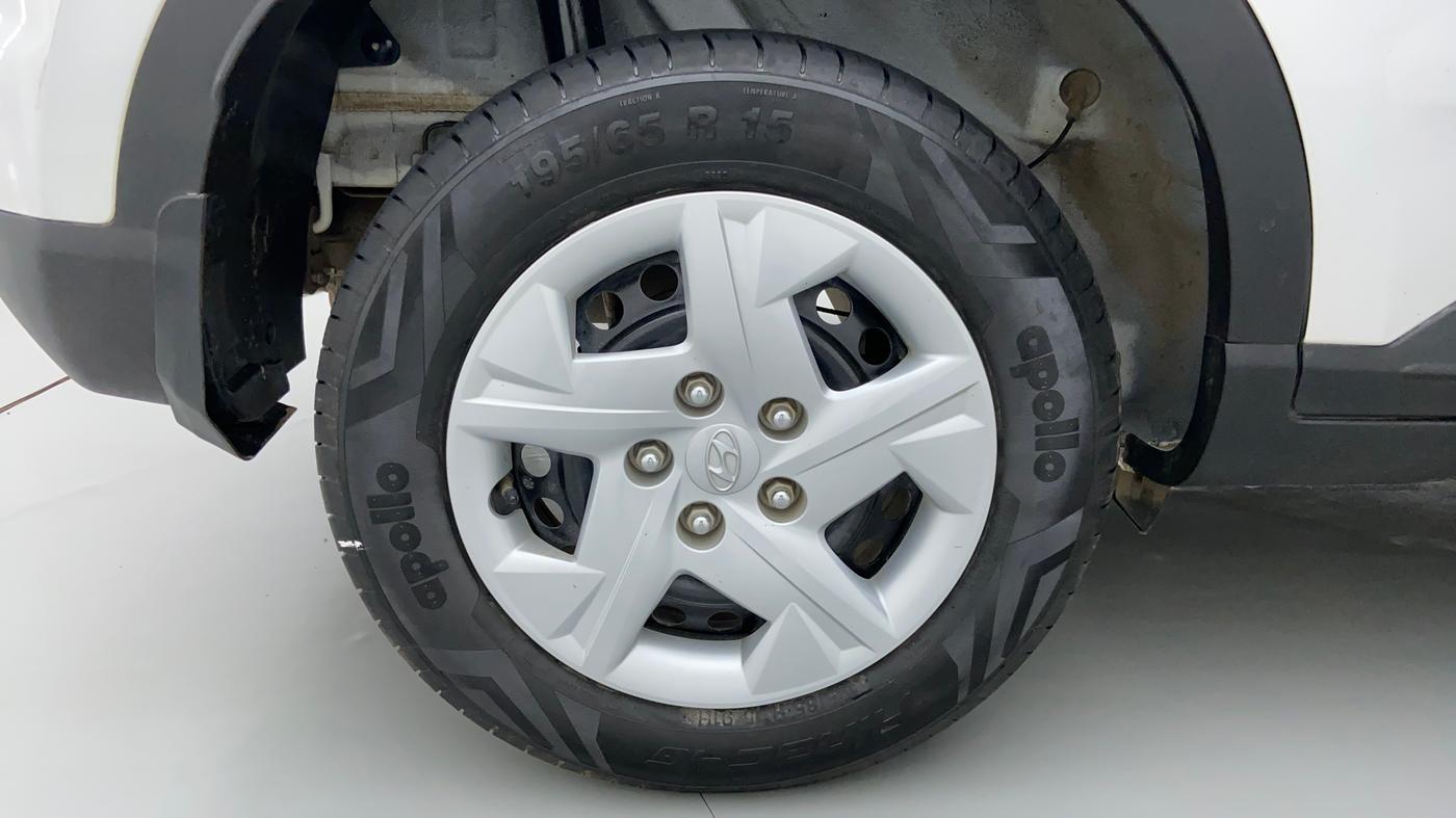2021 Hyundai VENUE S 1.5 CRDI, Diesel, Manual, 12,764 km, Right Rear Wheel