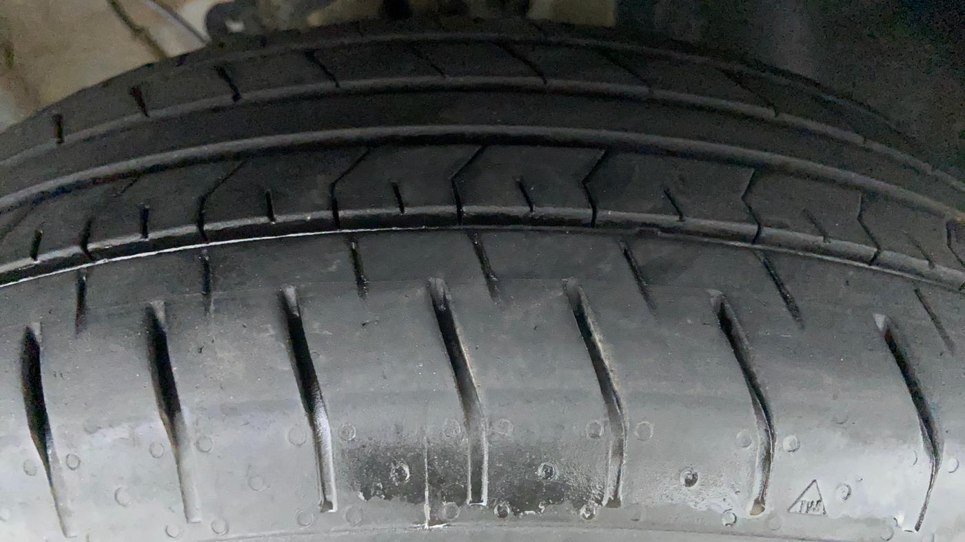 2021 Hyundai VENUE S 1.5 CRDI, Diesel, Manual, 12,764 km, Right Front Tyre Tread