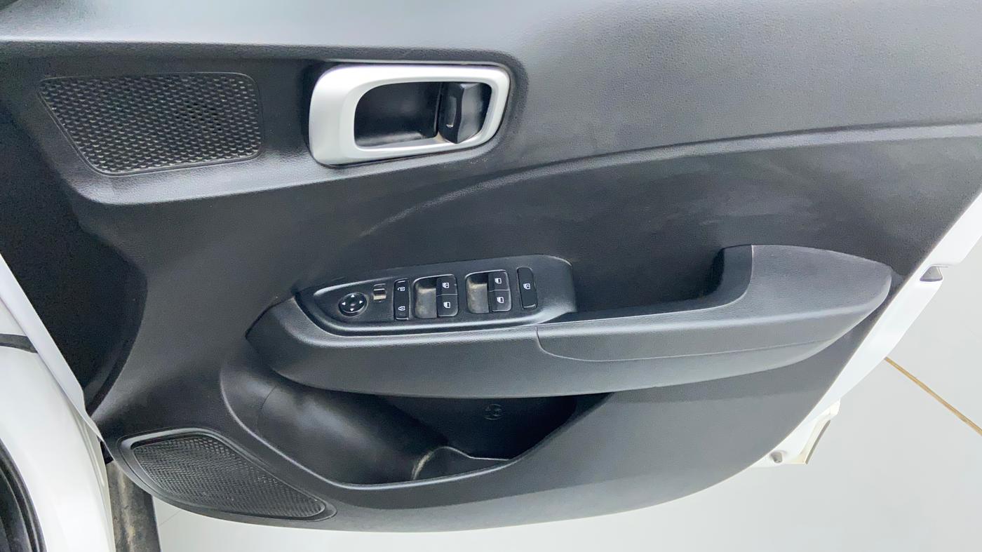 2021 Hyundai VENUE S 1.5 CRDI, Diesel, Manual, 12,764 km, Driver Side Door Panels Control