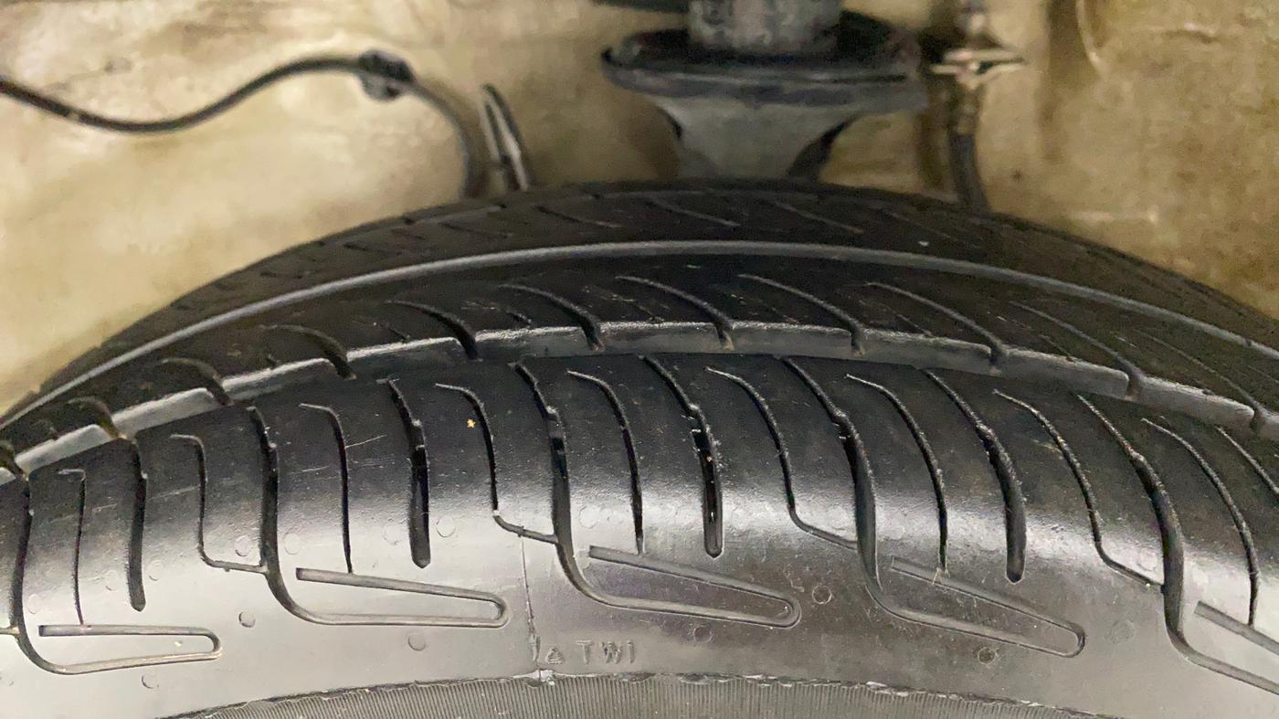 2020 Maruti Alto VXI, Petrol, Manual, 48,047 km, Left Front Tyre Tread