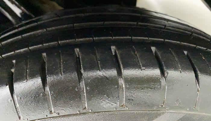 2018 Maruti Swift ZXI PLUS AMT, Petrol, Automatic, 23,985 km, Left Rear Tyre Tread