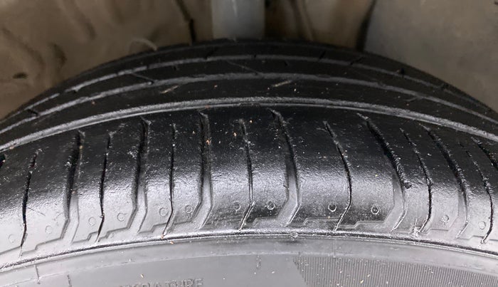 2021 Hyundai VENUE SX 1.0 (O) TURBO IMT, Petrol, Manual, 37,490 km, Right Front Tyre Tread