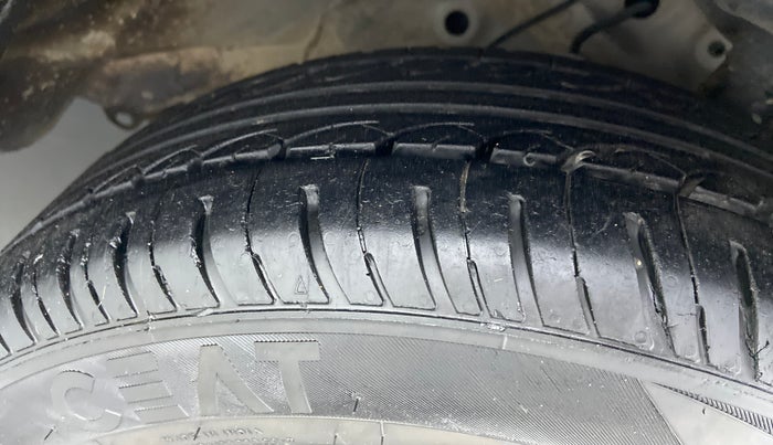 2014 Honda City SV MT DIESEL, Diesel, Manual, 86,449 km, Right Front Tyre Tread
