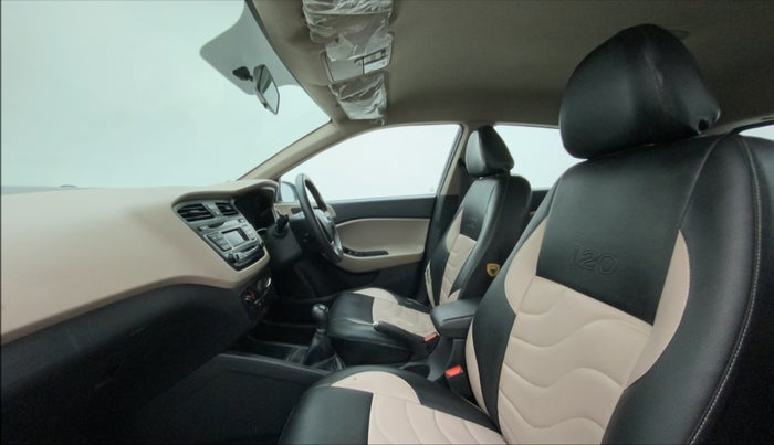 2016 Hyundai Elite i20 MAGNA 1.2, Petrol, Manual, 27,691 km, Right Side Front Door Cabin