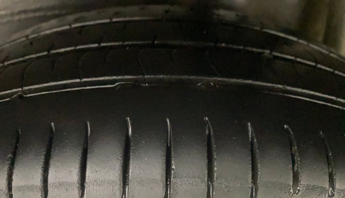 2015 Maruti Celerio ZXI AMT, Petrol, Automatic, 90,405 km, Left Rear Tyre Tread