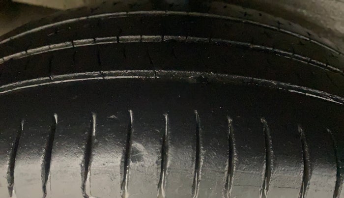 2015 Maruti Celerio ZXI AMT, Petrol, Automatic, 90,405 km, Right Rear Tyre Tread