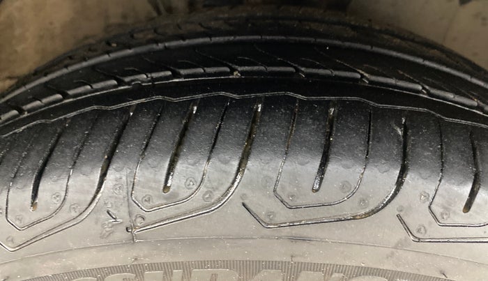 2021 Volkswagen Polo COMFORTLINE 1.0L TSI, Petrol, Manual, 58,087 km, Right Front Tyre Tread