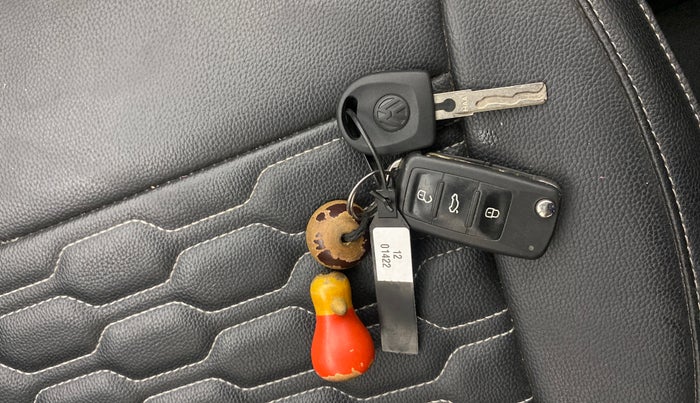 2021 Volkswagen Polo COMFORTLINE 1.0L TSI, Petrol, Manual, 58,087 km, Key Close Up