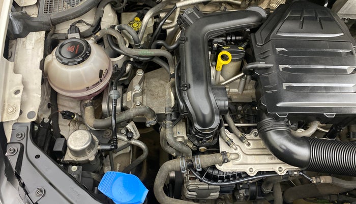 2021 Volkswagen Polo COMFORTLINE 1.0L TSI, Petrol, Manual, 58,087 km, Engine View - Right