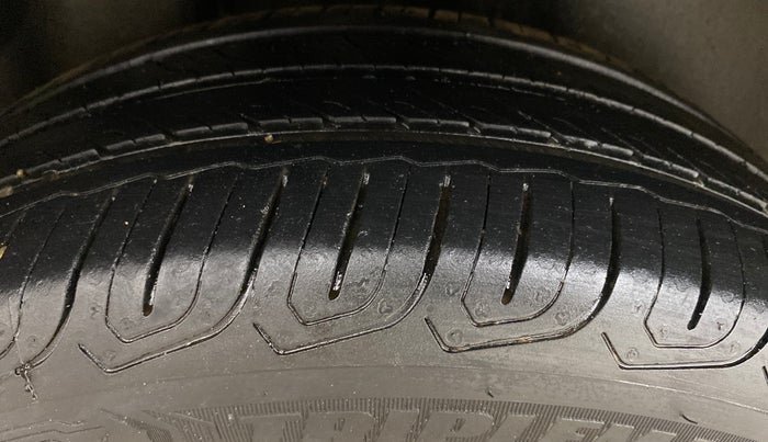 2021 Volkswagen Polo COMFORTLINE 1.0L TSI, Petrol, Manual, 58,087 km, Right Rear Tyre Tread