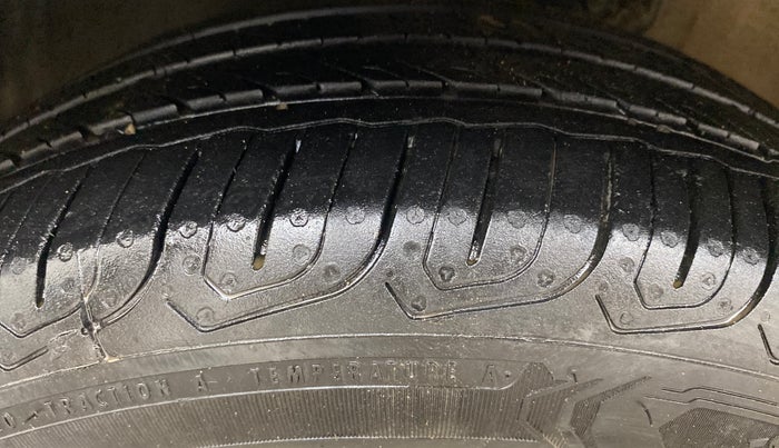 2021 Volkswagen Polo COMFORTLINE 1.0L TSI, Petrol, Manual, 58,087 km, Left Front Tyre Tread