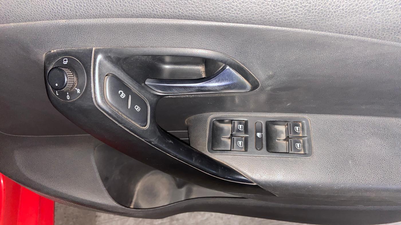 2016 Volkswagen Polo GT TSI AT, Petrol, Automatic, 1,29,229 km, Driver Side Door Panels Control
